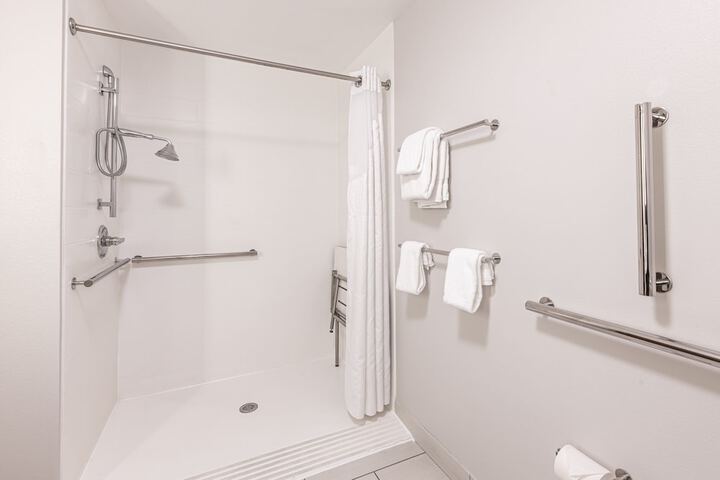 Room 35 of 53