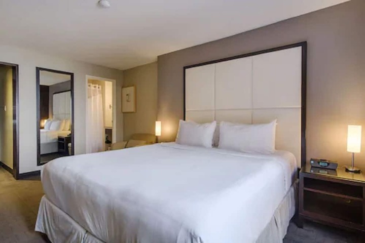 Room 14 of 38