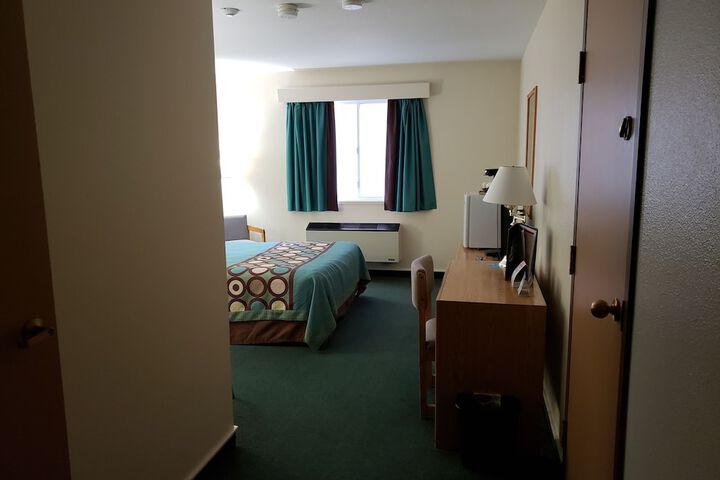 Super 8 by Wyndham Moose Jaw SK