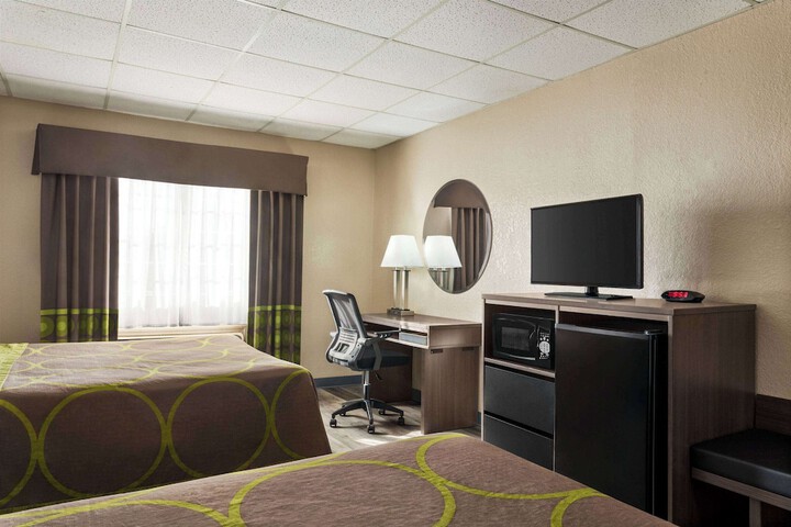 Room 17 of 36