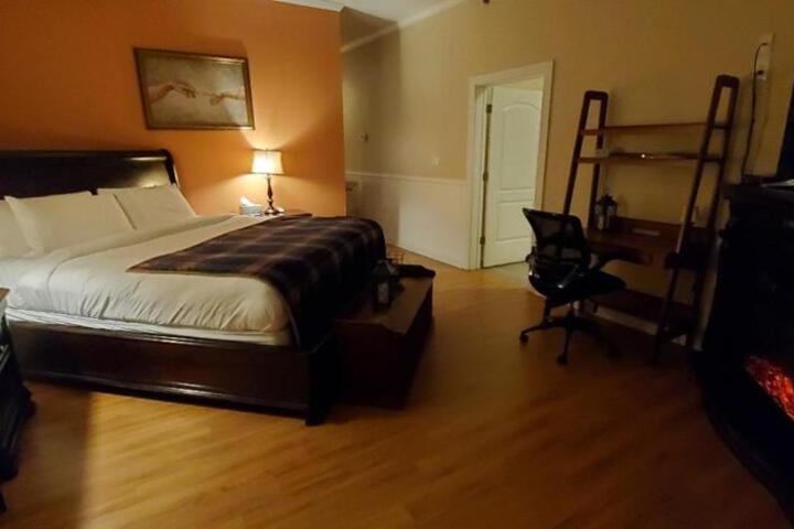 Acorn Hill Lodge and Spa