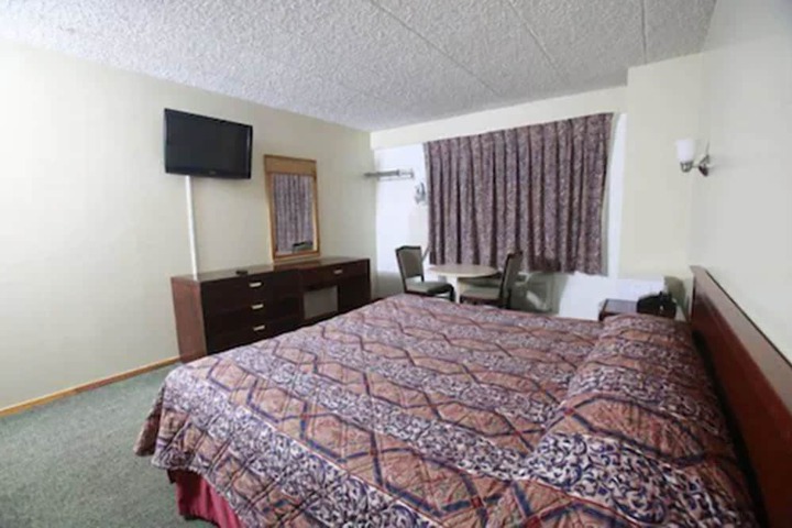 Room 3 of 26