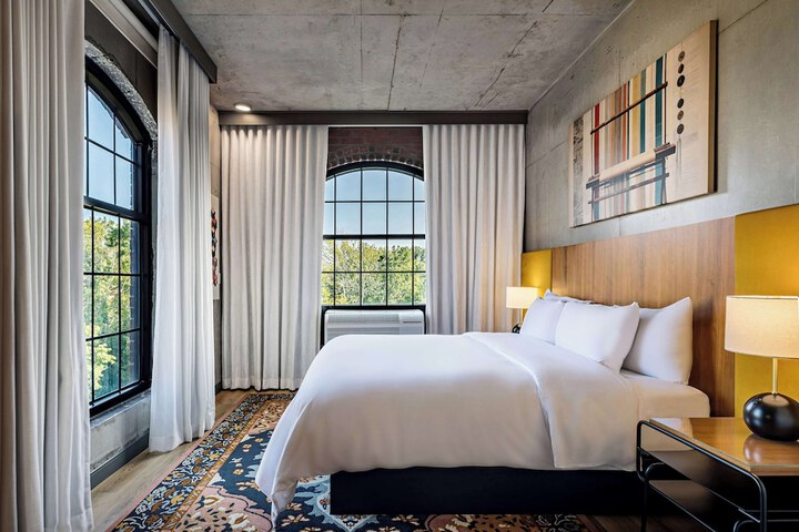 The Loom Hotel Tapestry Collection by Hilton