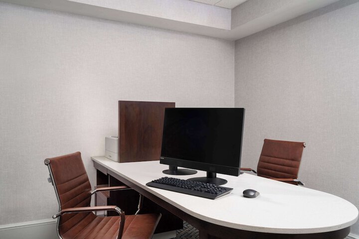 Business Center 40 of 40
