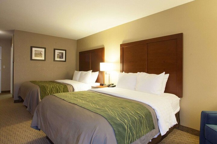 Room 6 of 28