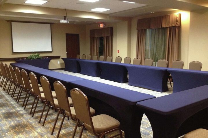 Hampton Inn & Suites Greensboro / Coliseum Area