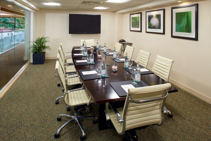 DoubleTree by Hilton Hotel Alana - Waikiki Beach
