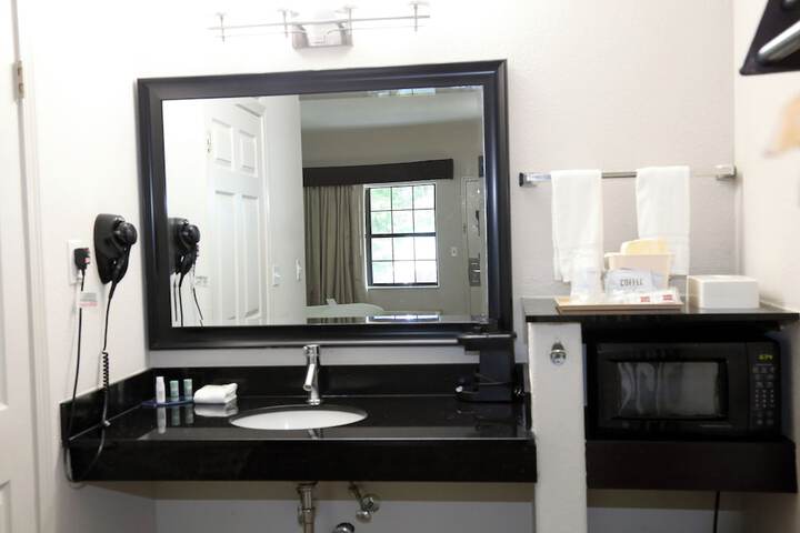 Americas Best Value Inn Monroe