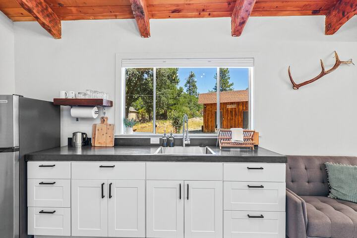 Basecamp Lodge