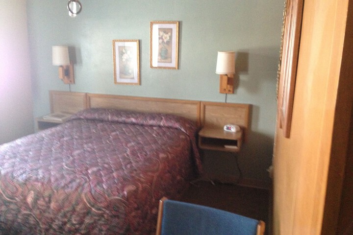 Room 22 of 34