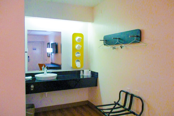 Room 34 of 44