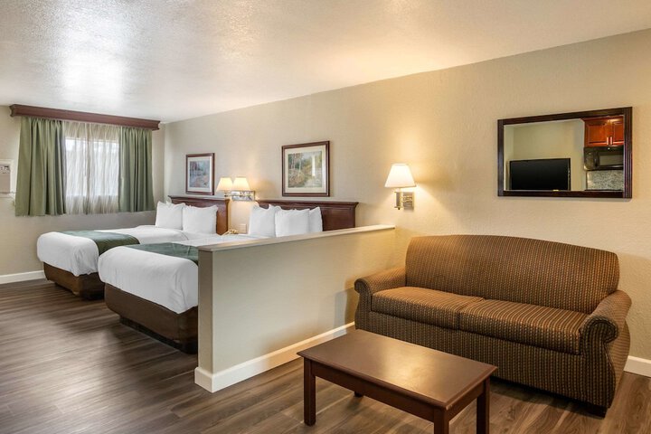 Room 9 of 35