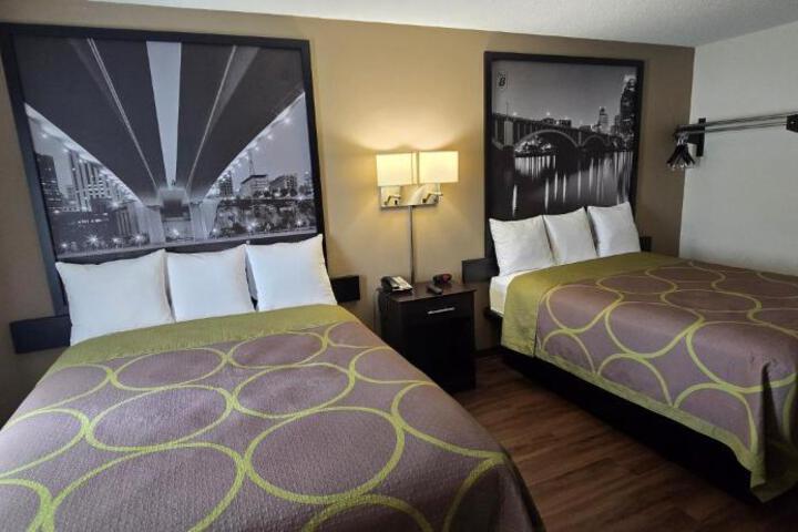 Super 8 by Wyndham Rogers Minnesota