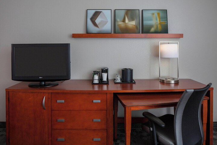 Room 11 of 26