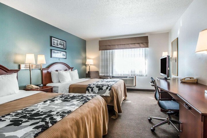 Room 13 of 35