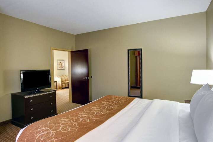 Suite 12 of 21