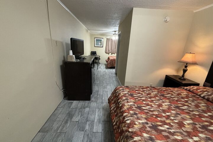 Room 12 of 22