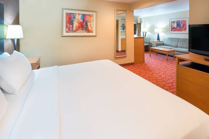 Room 34 of 46