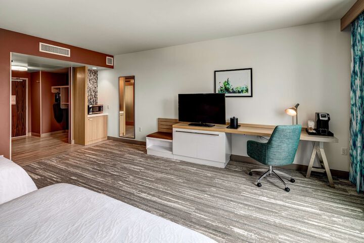 Room 32 of 48