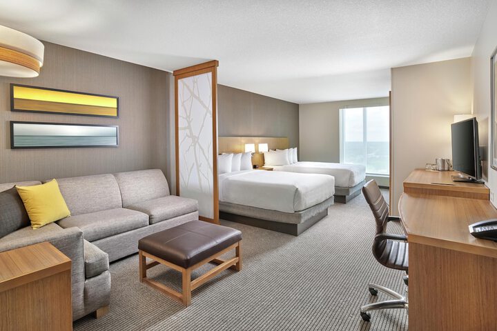 DoubleTree by Hilton Edmonton Downtown