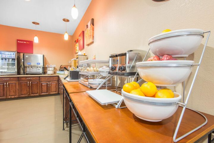 Breakfast/Coffee Service 20 of 26