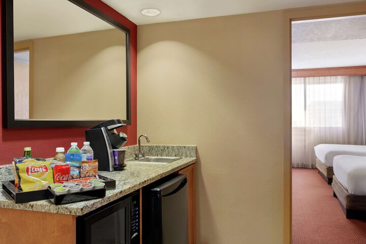 Room 25 of 72