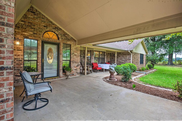 Cozy Family Home w / Fire Pit 4 Mi to Lake Fork