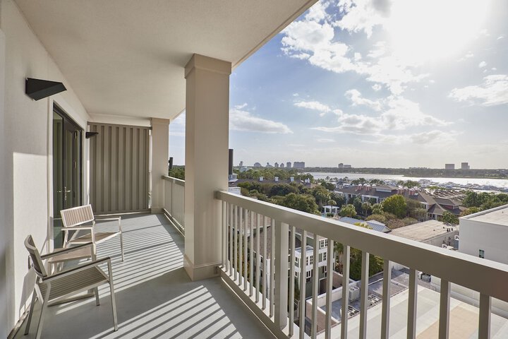 Hotel Effie Sandestin Autograph Collection