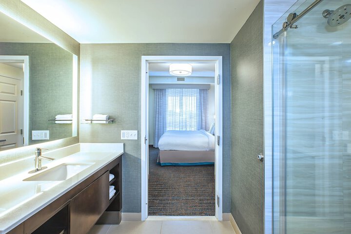 Room 16 of 33
