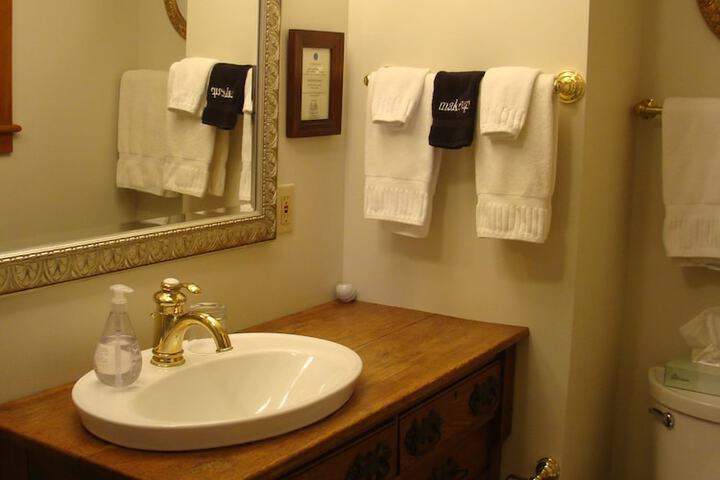 Room 51 of 84