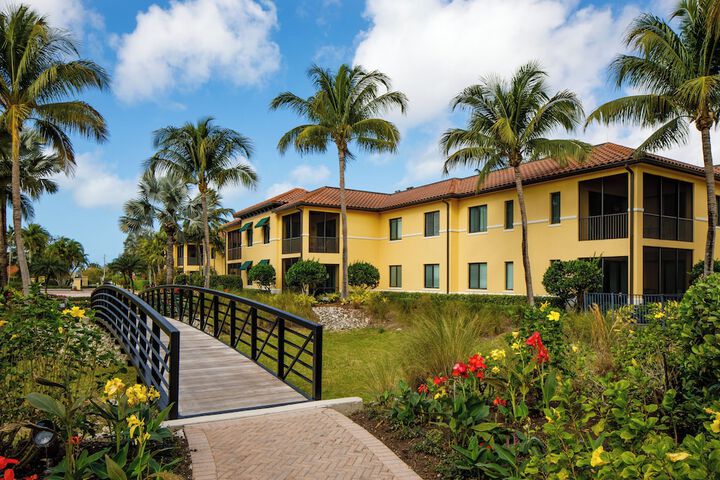 Naples Bay Resort & Marina