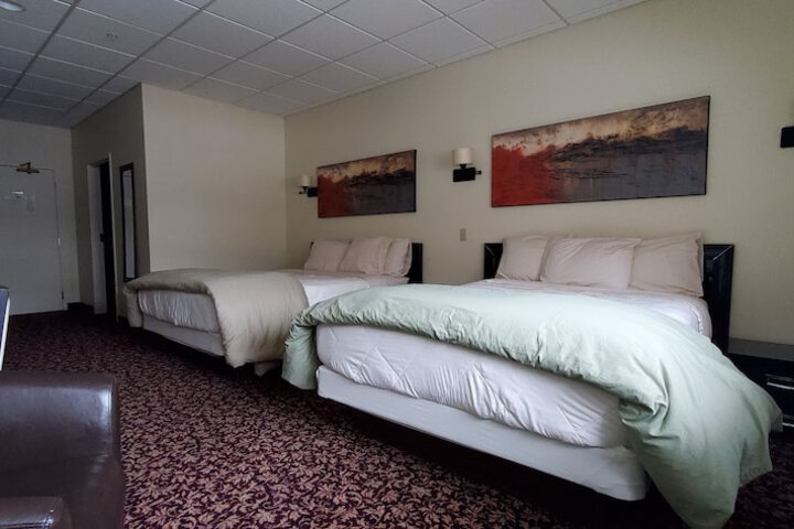 Lowell Inn
