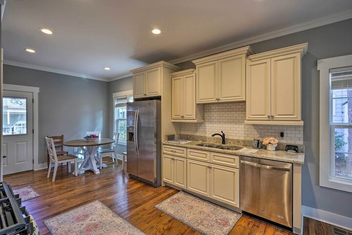 Cozy Southern Pines Retreat 1 Mi to Downtown!