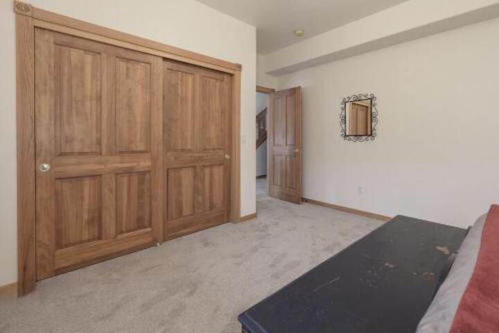 Mountain Peak 3.5 Bathrooms Home