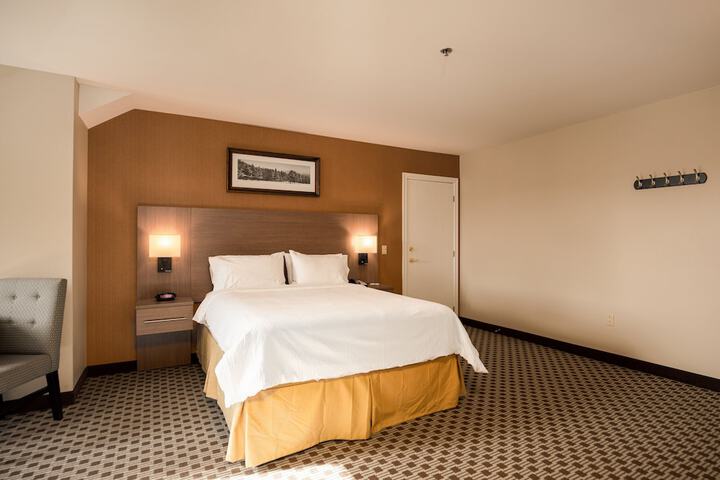 Holiday Inn Express and Suites Tremblant by IHG