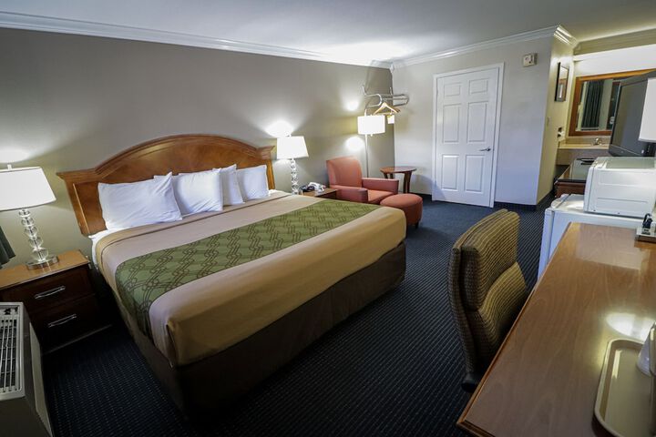 Room 26 of 38