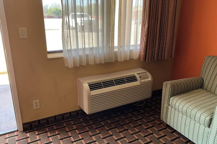 Executive Inn & Suites