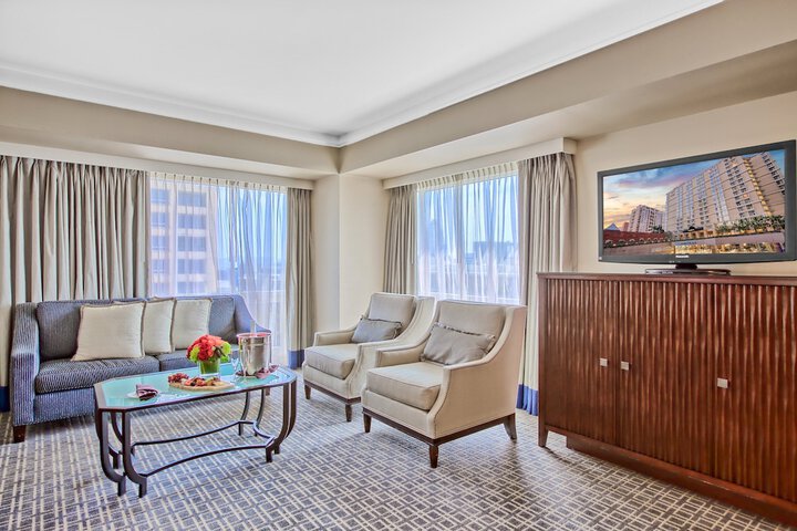 Omni Los Angeles Hotel at California Plaza