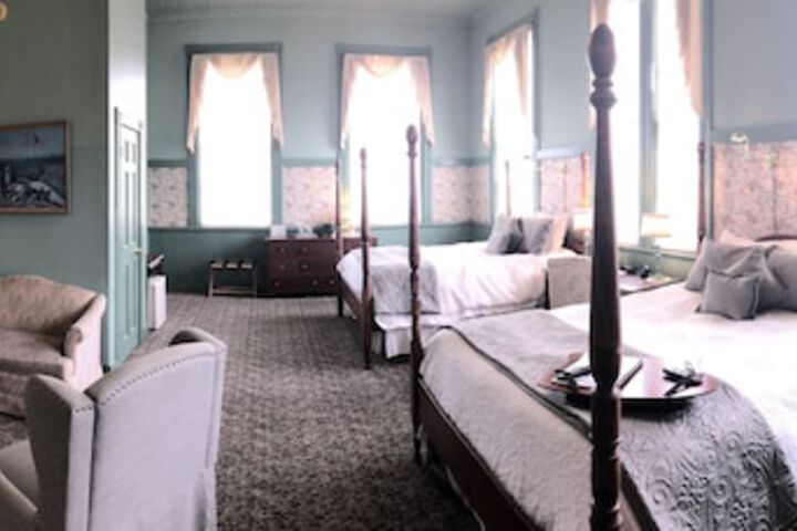 Room 83 of 105