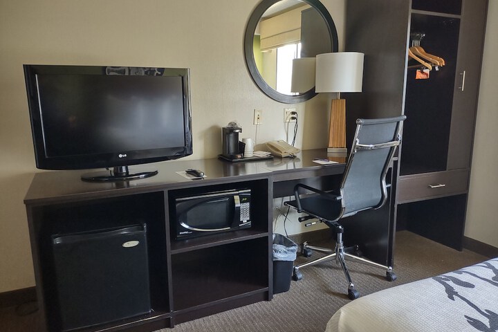 Room 18 of 26