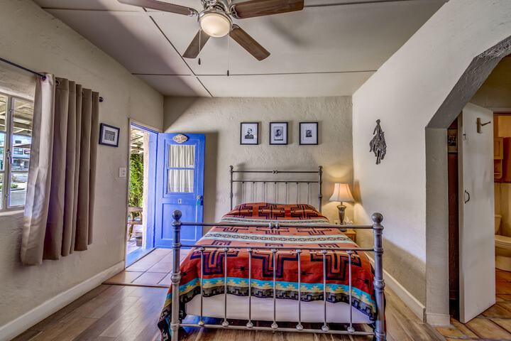 Room 10 of 34