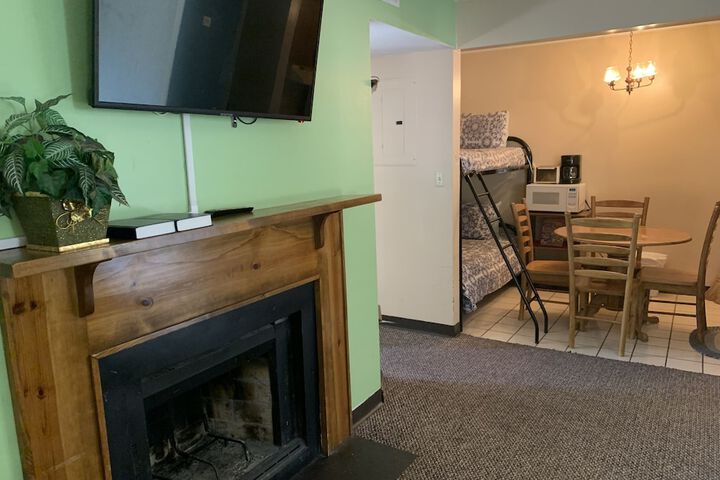 Room 105 of 165