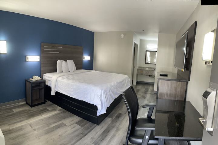 Room 15 of 16