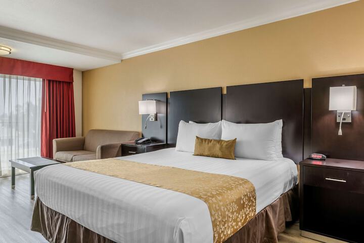 Room 21 of 32