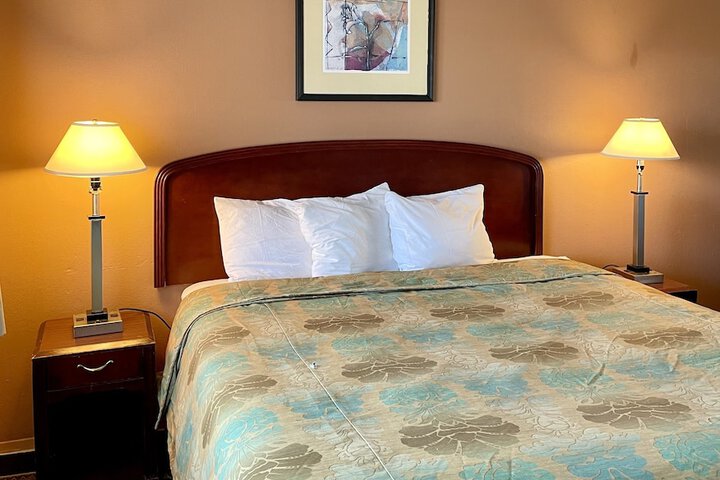 Room 14 of 30