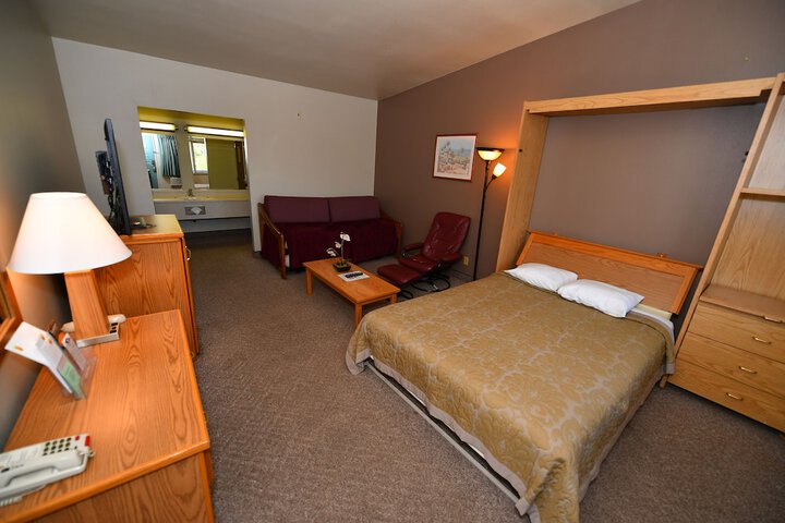Room 6 of 34