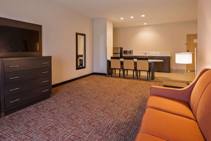 Room 16 of 35