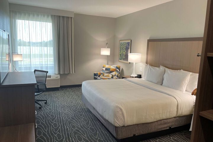 Room 35 of 60