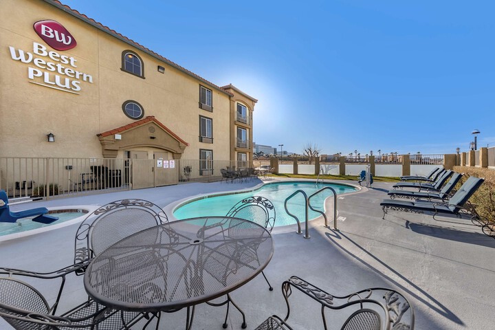 Pool 6 of 42