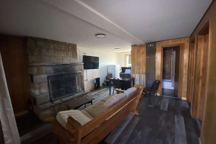 Lounge 98 of 110